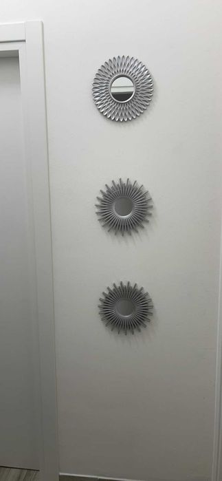 Dekoracja zestaw 3 luster w złotych ramkach do domu na ścianę