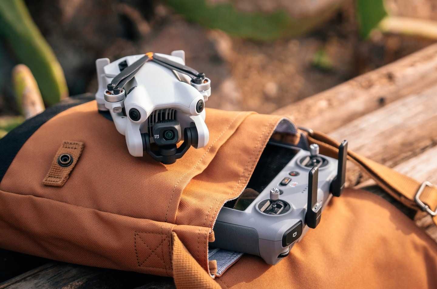 Dron DJI Mini 4 Pro Fly More Combo 4K 100FPS 48MP kontroler DJI RC2