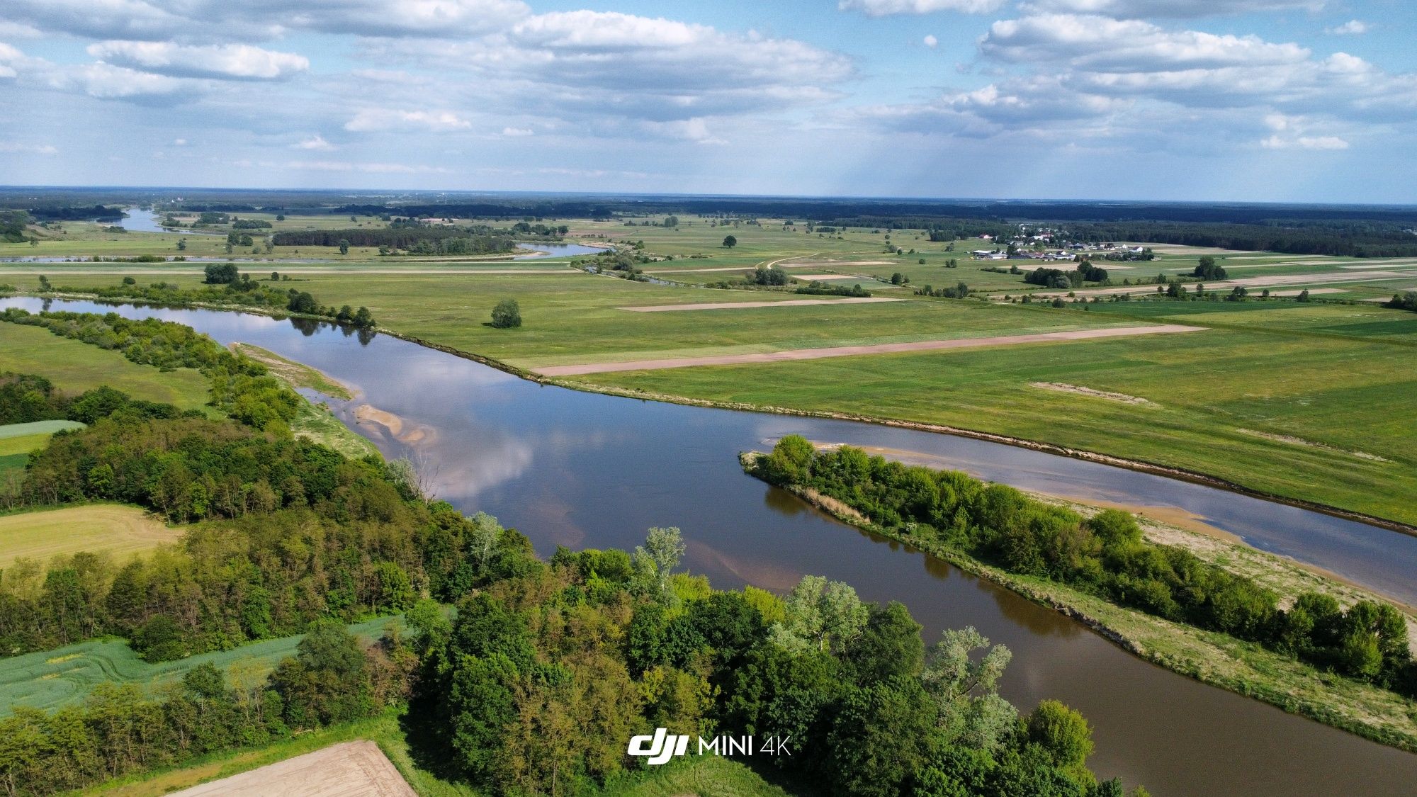 Działki budowlane nad Bugiem przy trasie 694 Małkinia-Ciechanowiec
