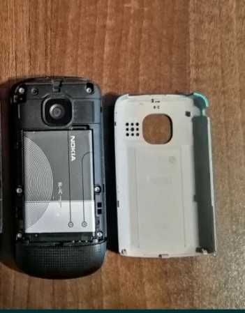 Telefon Nokia C2-05 z orginalną ładowarką.