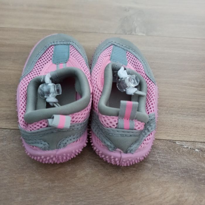 Buty do pływania 26