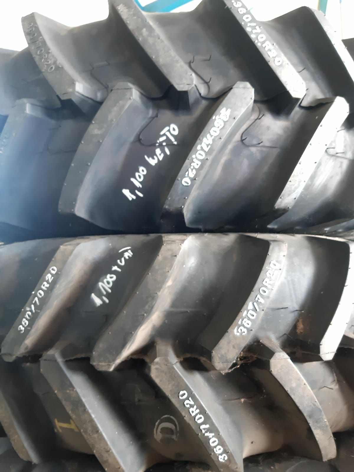 Para Nowe 360/70R20 Armour
