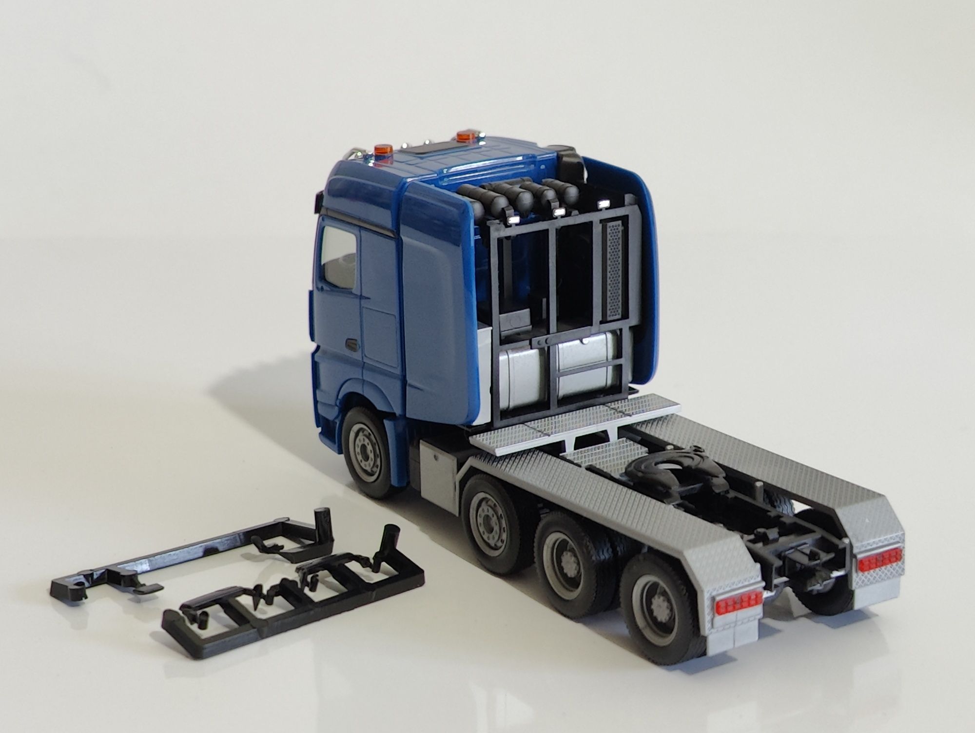 Модель вантажівки, масштаб 1:87, Herpa