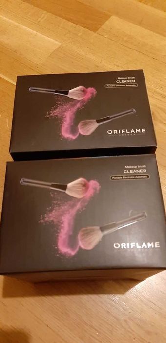 Urządzenie do czyszczenia pędzli do makijażu Oriflame