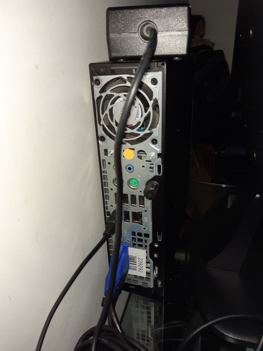 Desktop HP Compac e Monitor Dell 8000 (Como Novo)