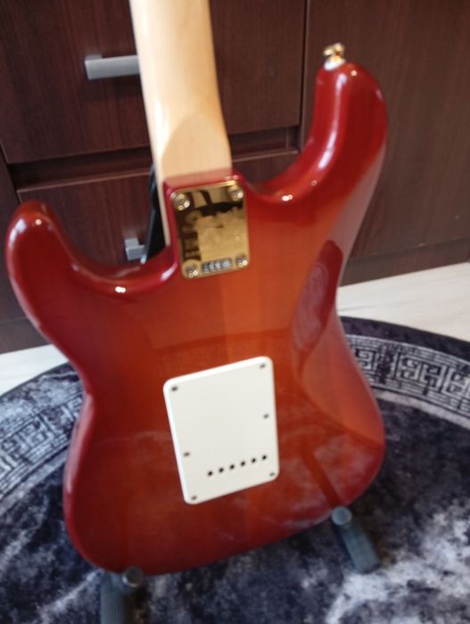 Squier 40 th annivetsary gold