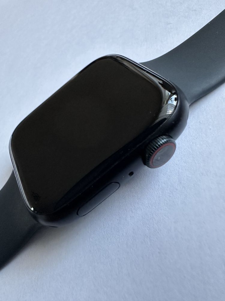 Apple Watch Series 8 GPS + Cellular 45mm. Dużo GRATISÓW.