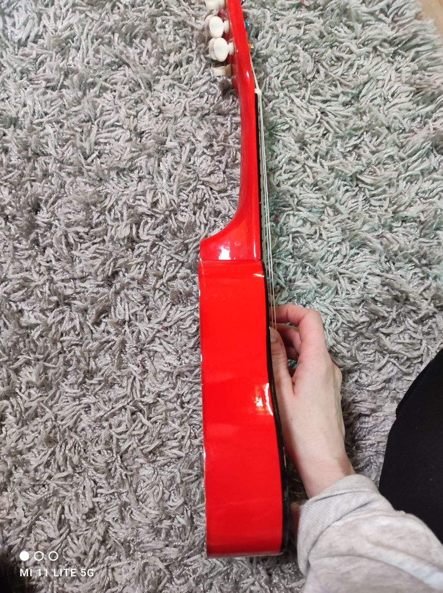 Small Foot Gitara czerwona klasyczna drewniana dla dzieci ukulele