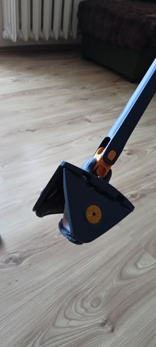 Mop do mycia podłogi z wyciskiem