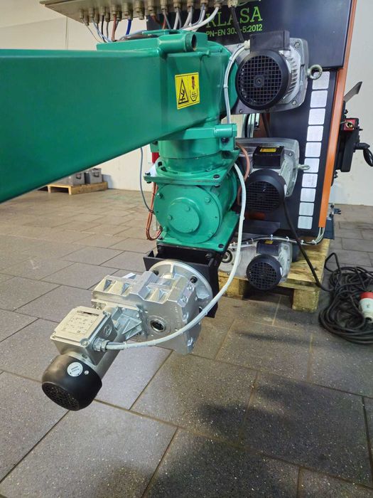 Heizomat 15/30kw  Piec na Trociny Zrębki Pestkę Wióra i inne Biomasy