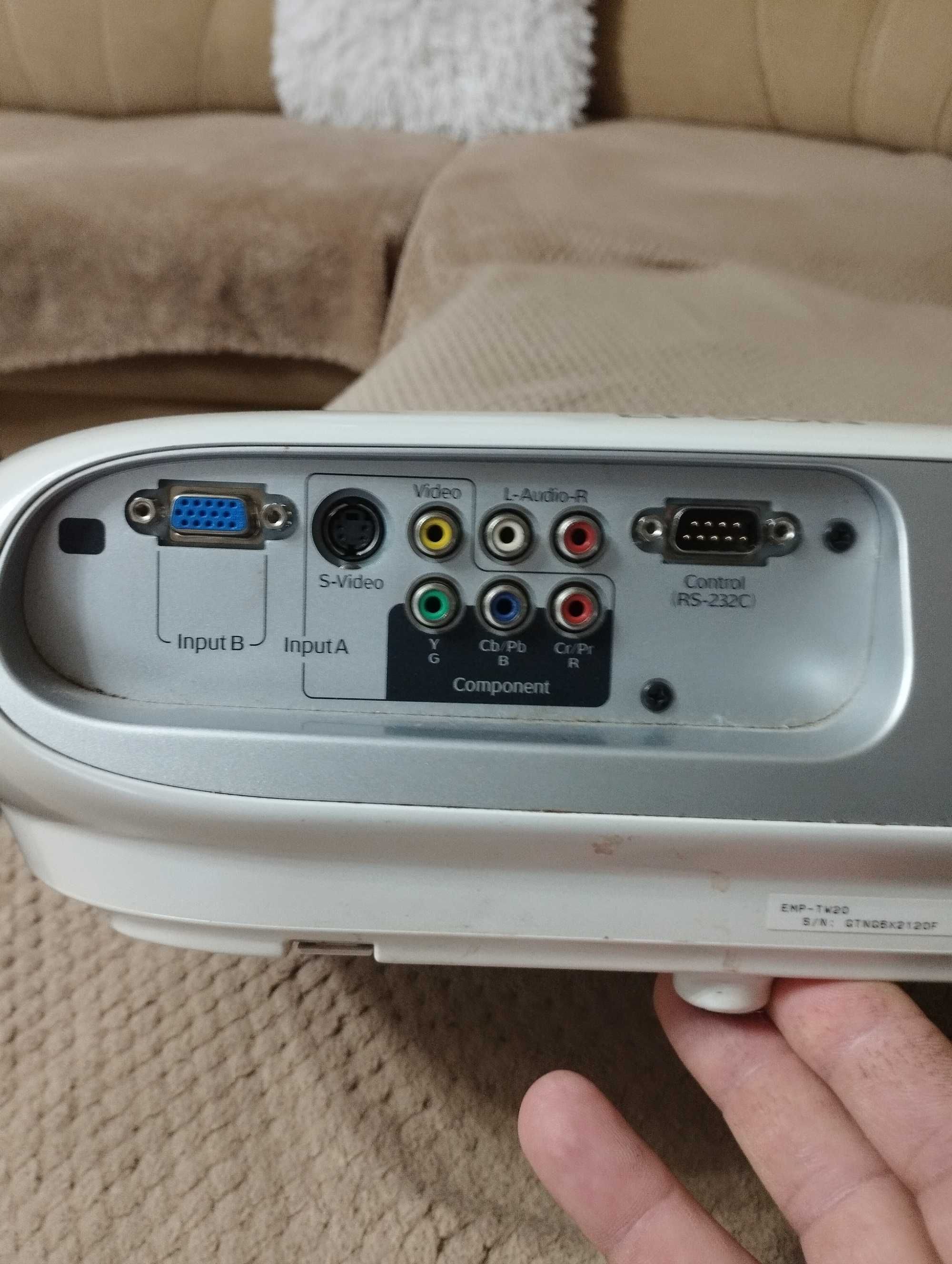Projektor EPSON EMP-TW20 (uszkodzona lampa)