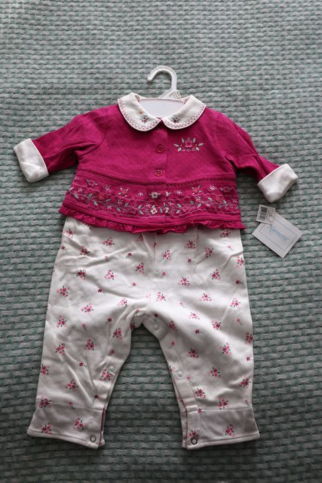 Комплект для девочки (человечки и кофточка) "Nannette"