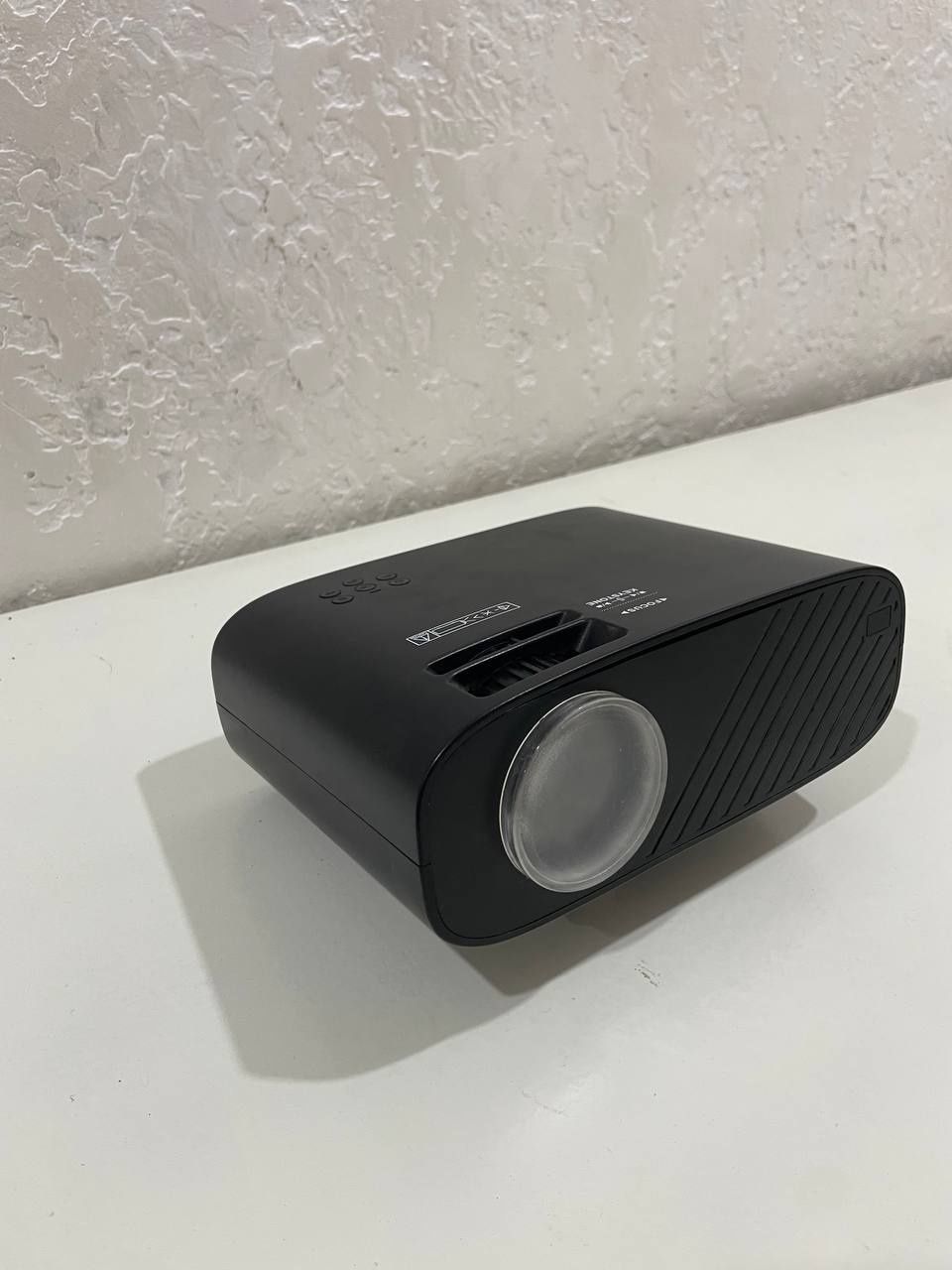 Проєктор Everycom M7 (Потрібно замінити матрицю)