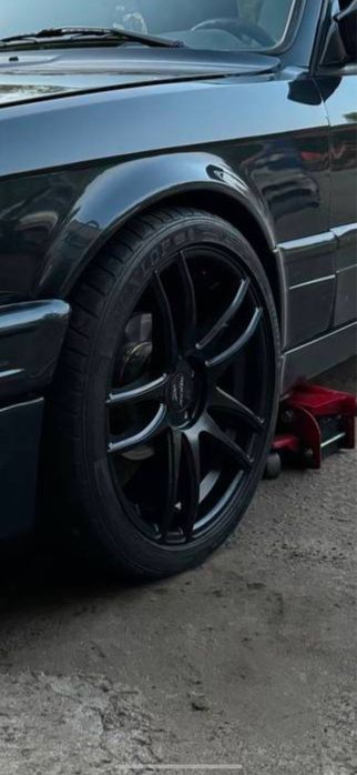 Barracuda Shoxx R18 4x100 8J ET 38 DIA 73.1 Matt Black