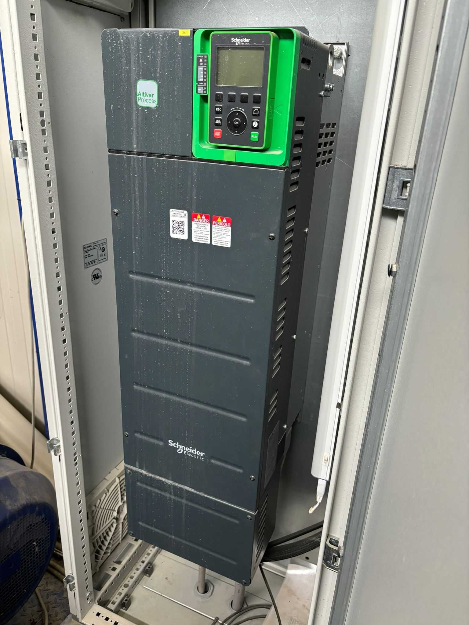 szt. 2 suwnica bramowa 20T i 30T - rozstaw 11 m.+4,6 m.