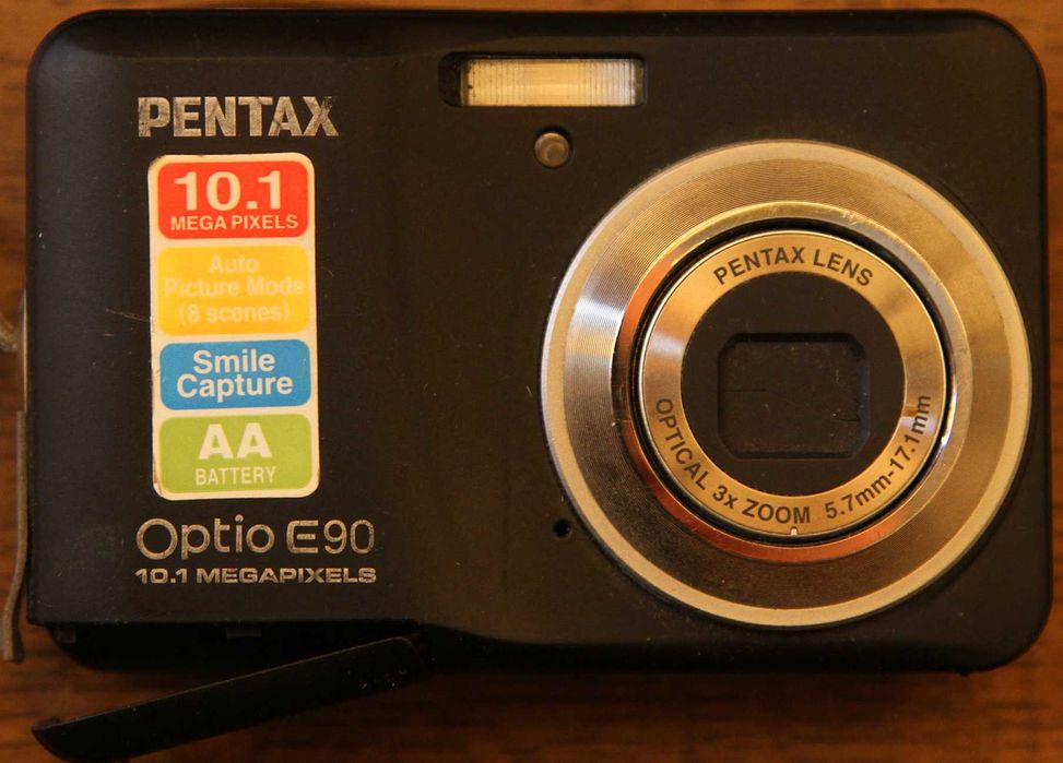 Фотоапарат Pentax Optio E90