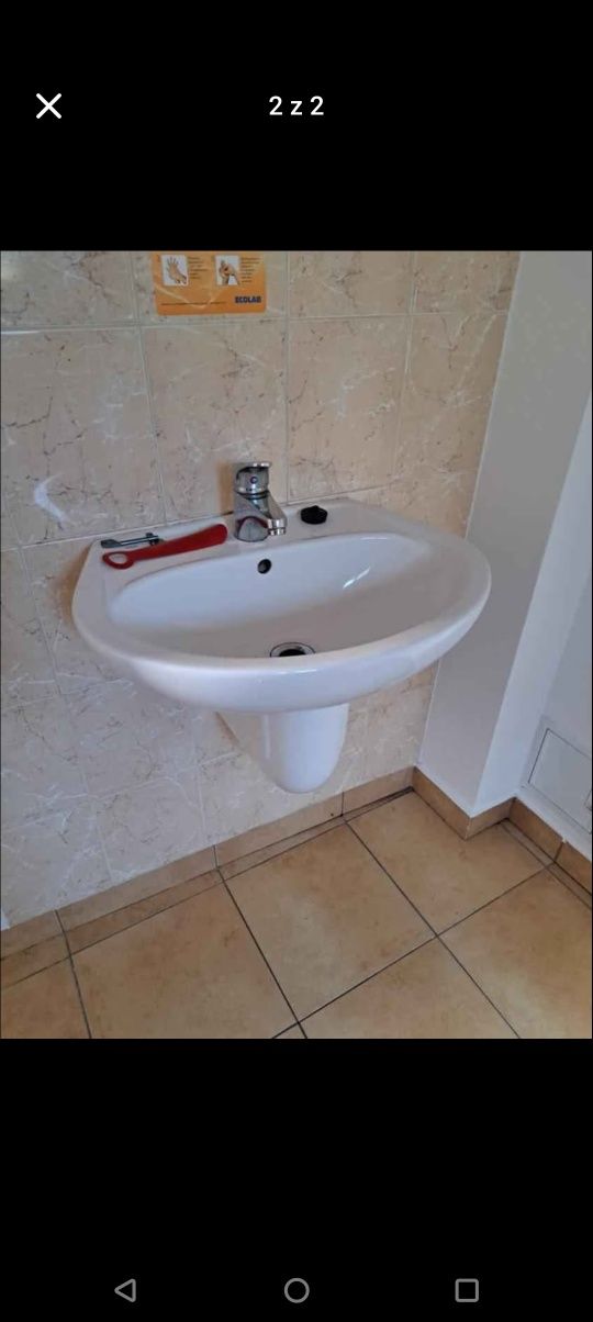 Umywalka z baterią 90zl