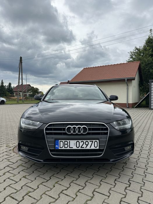 Audi A4 2.0 TDI 177KM Sline