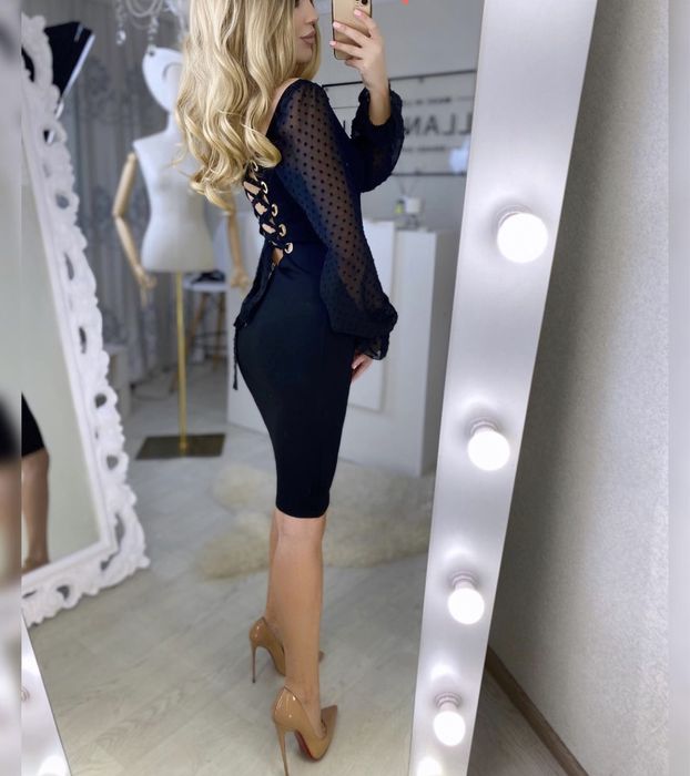 Розкішна чорна сукня