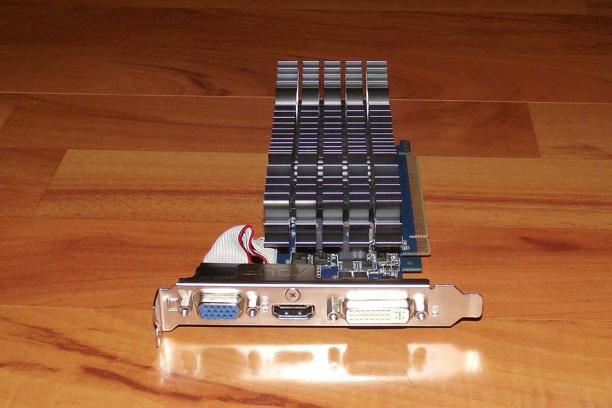 Karta graficzna GeForce GT 520 SILENT 512MB DDR3 PCI-E Asus BOX