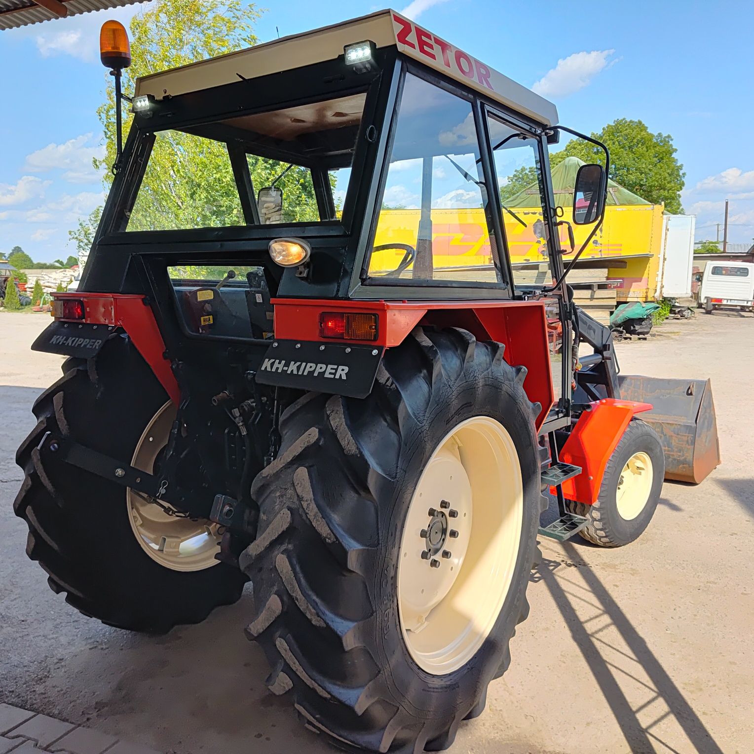 Zetor 7011 z ładowaczem Szwecjia