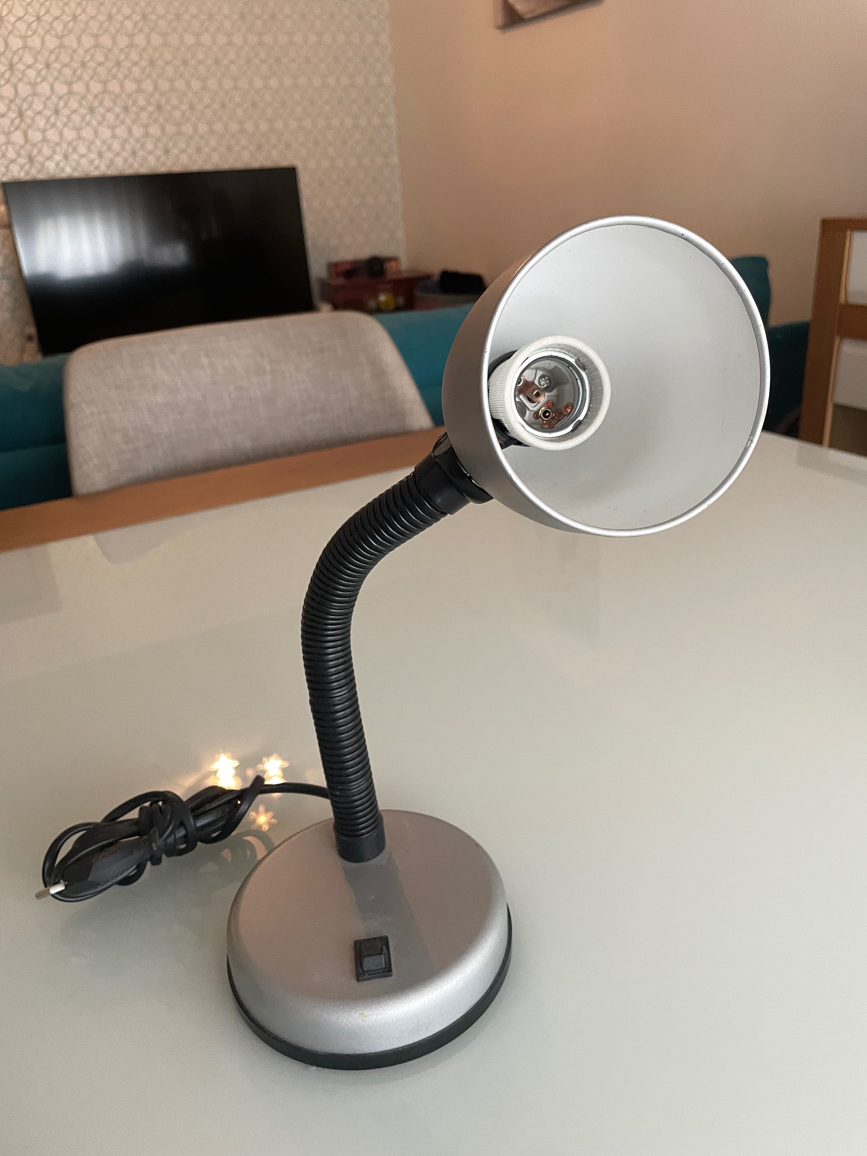Candeeiro de mesa como novo