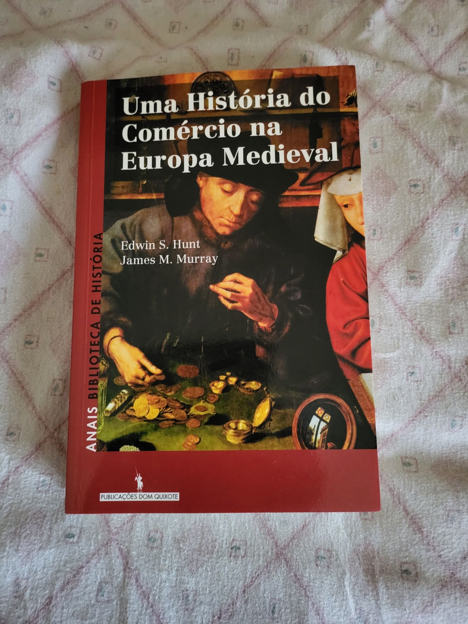 Livro novo com o título "Uma Historia do Comércio na Europa Medieval"