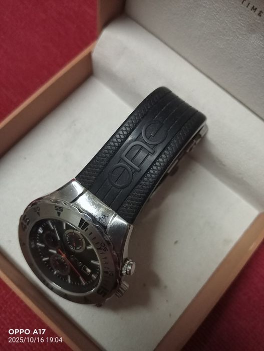 Relógio One pouco usado