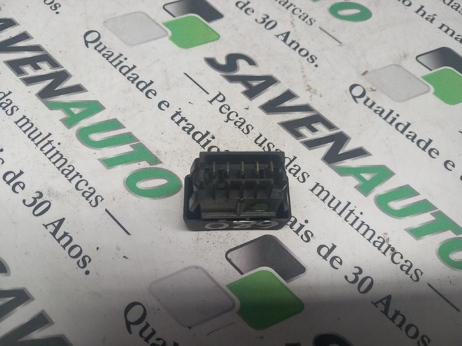 Comando / botão / interruptor vidros frente direito RENAULT 21 Société