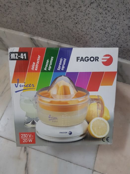 Espremedor Citrinos Eléctrico FAGOR - 500 ML