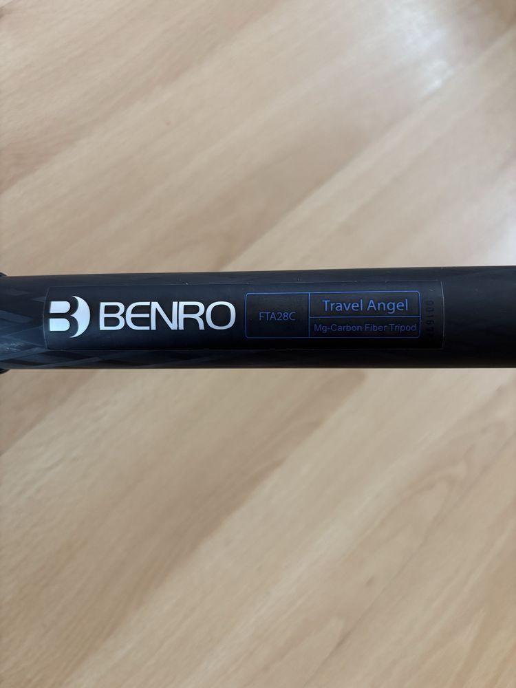 Statyw Benro FTA28C z głowicą V1E