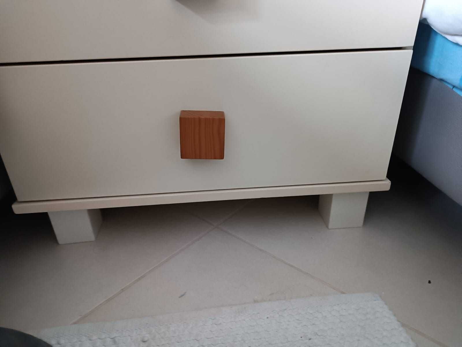 Mesa Cabeceira Trama