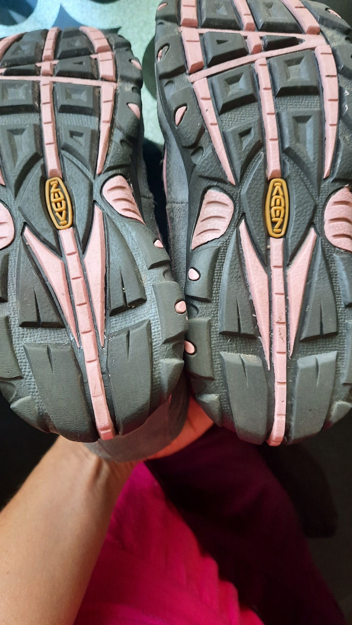 Зимние ботинки,сапожки Keen для девочки