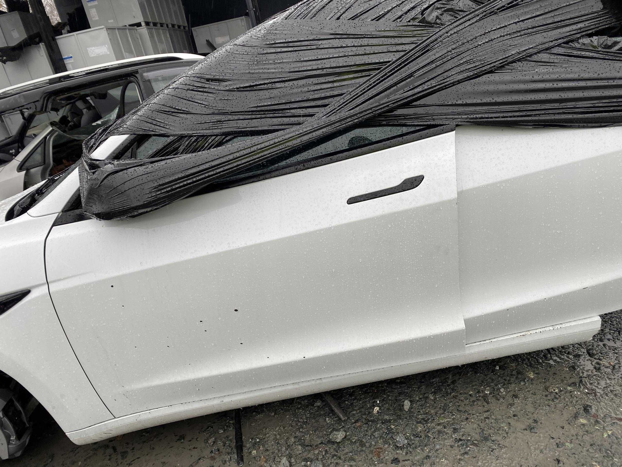 Tesla Model 3 двері передні задні рест дорест