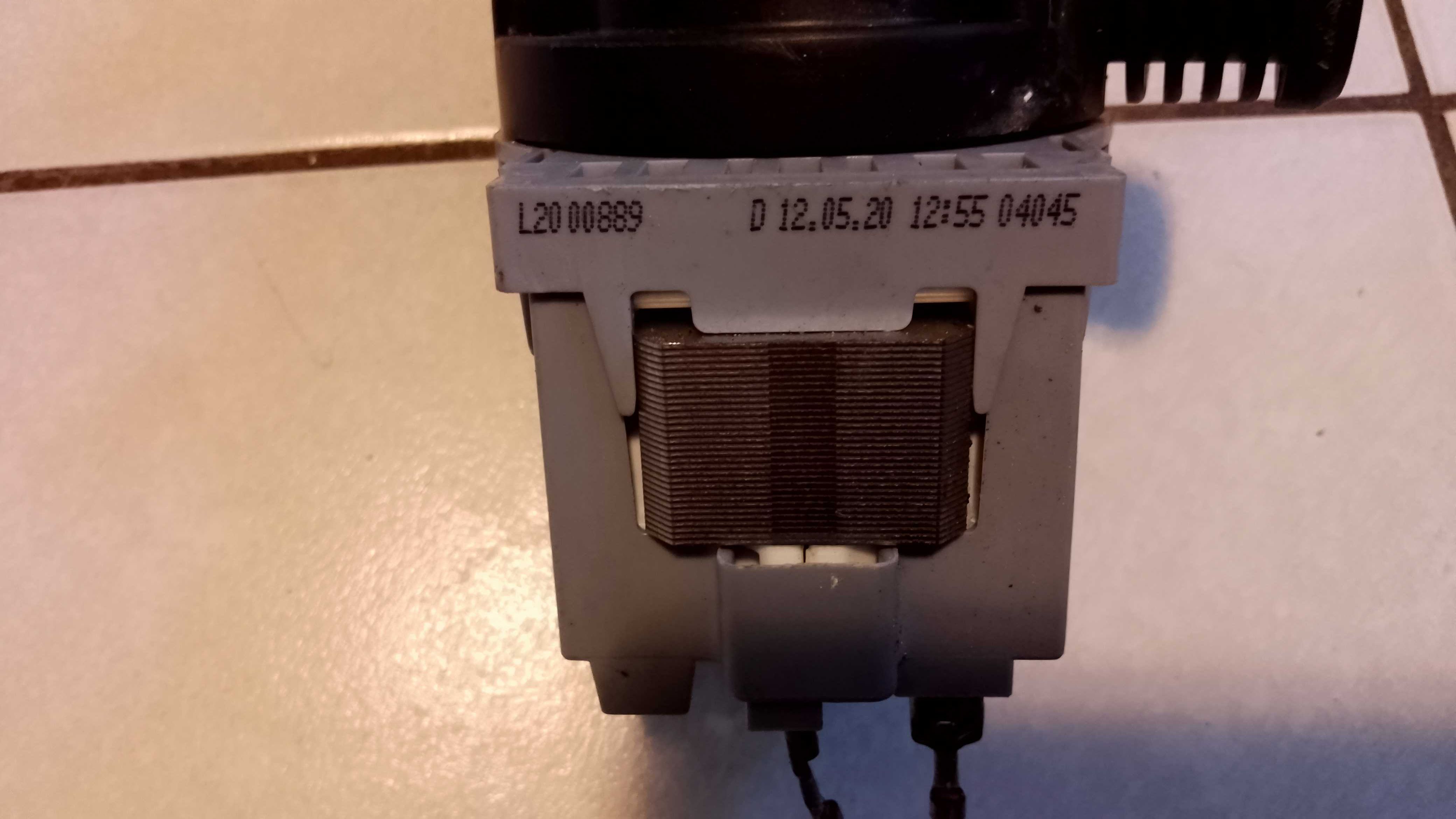 Pompka pralki Indesit WG522TX