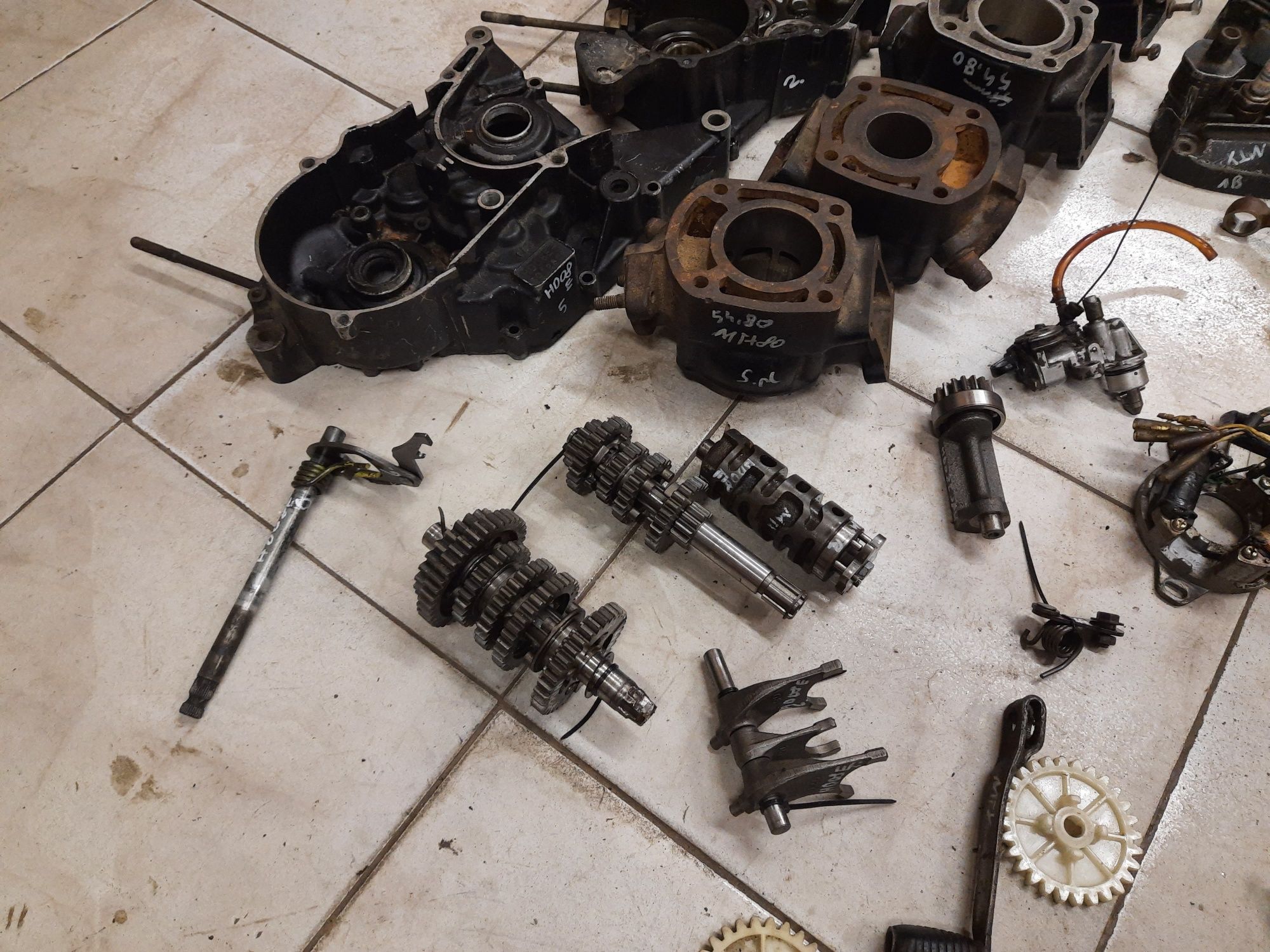 Honda MTX 80 silnik HD08E części wał głowica kartery skrzynia kapa