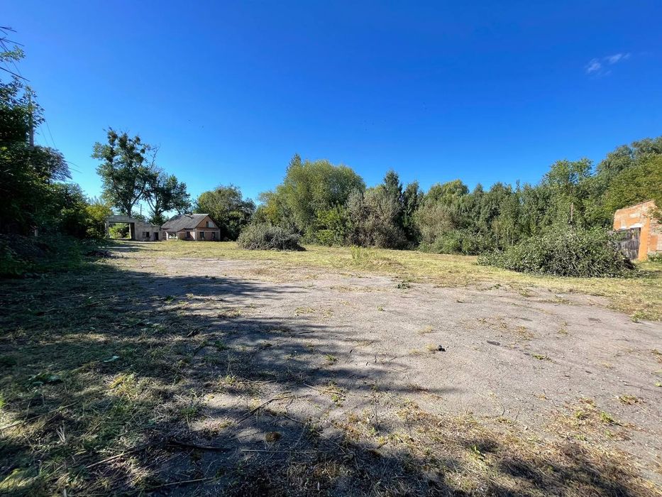 Продаються нежитлові приміщення! Промислова зона! Над дорогою! Млинів!