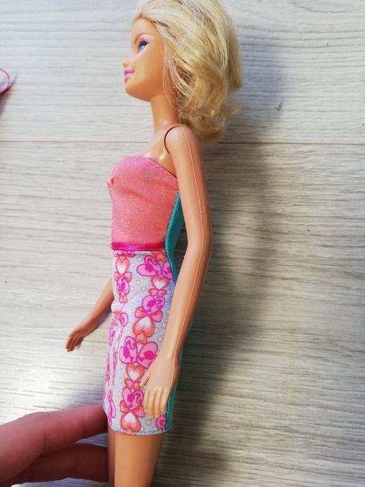 Lalka Barbie + różne gratisy do zabawy lalką Barbie