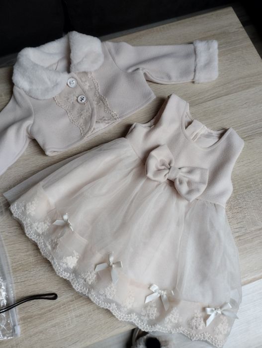 Śliczny zimowy ciepły komplet do chrztu sukienka i bolerko