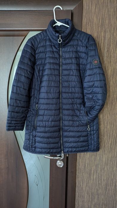 Жіноча осіння куртка.