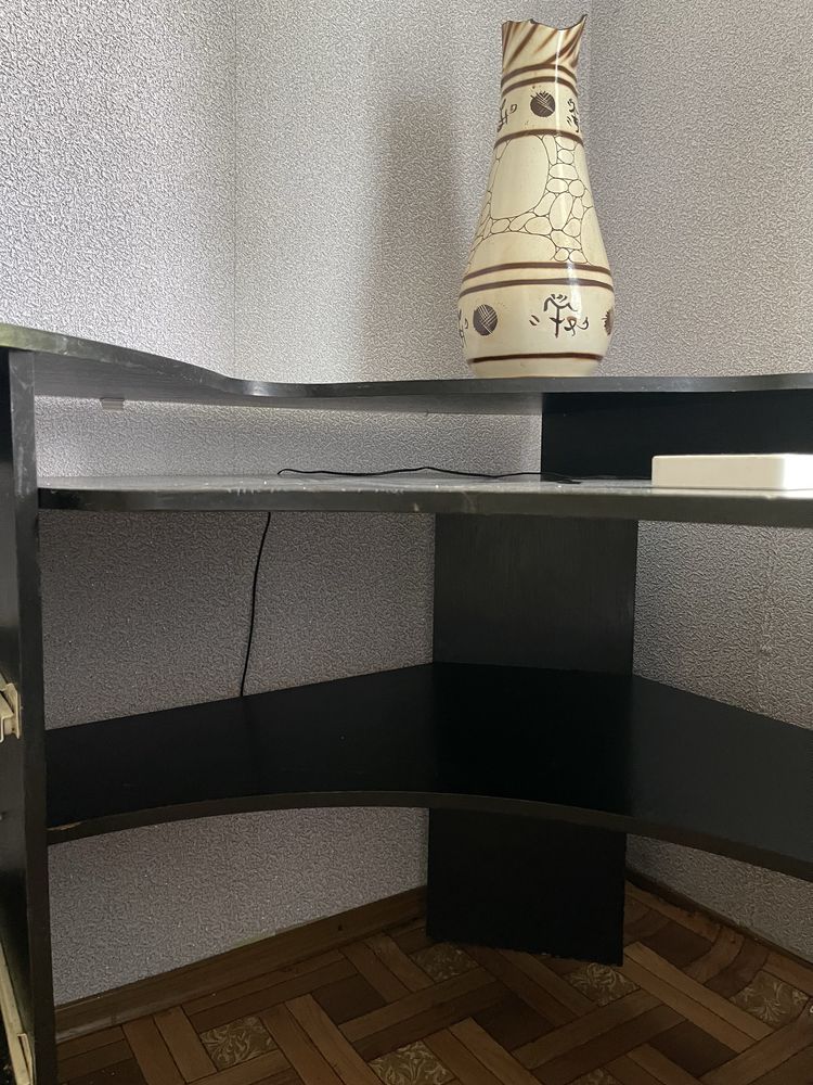 Компютерний великий кутовий стіл