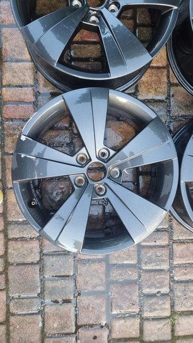 Komplet felg felgi skoda superb III 17"