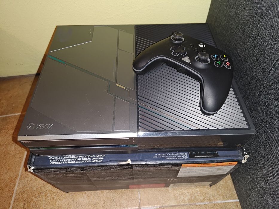 XBOX ONE Halo edition