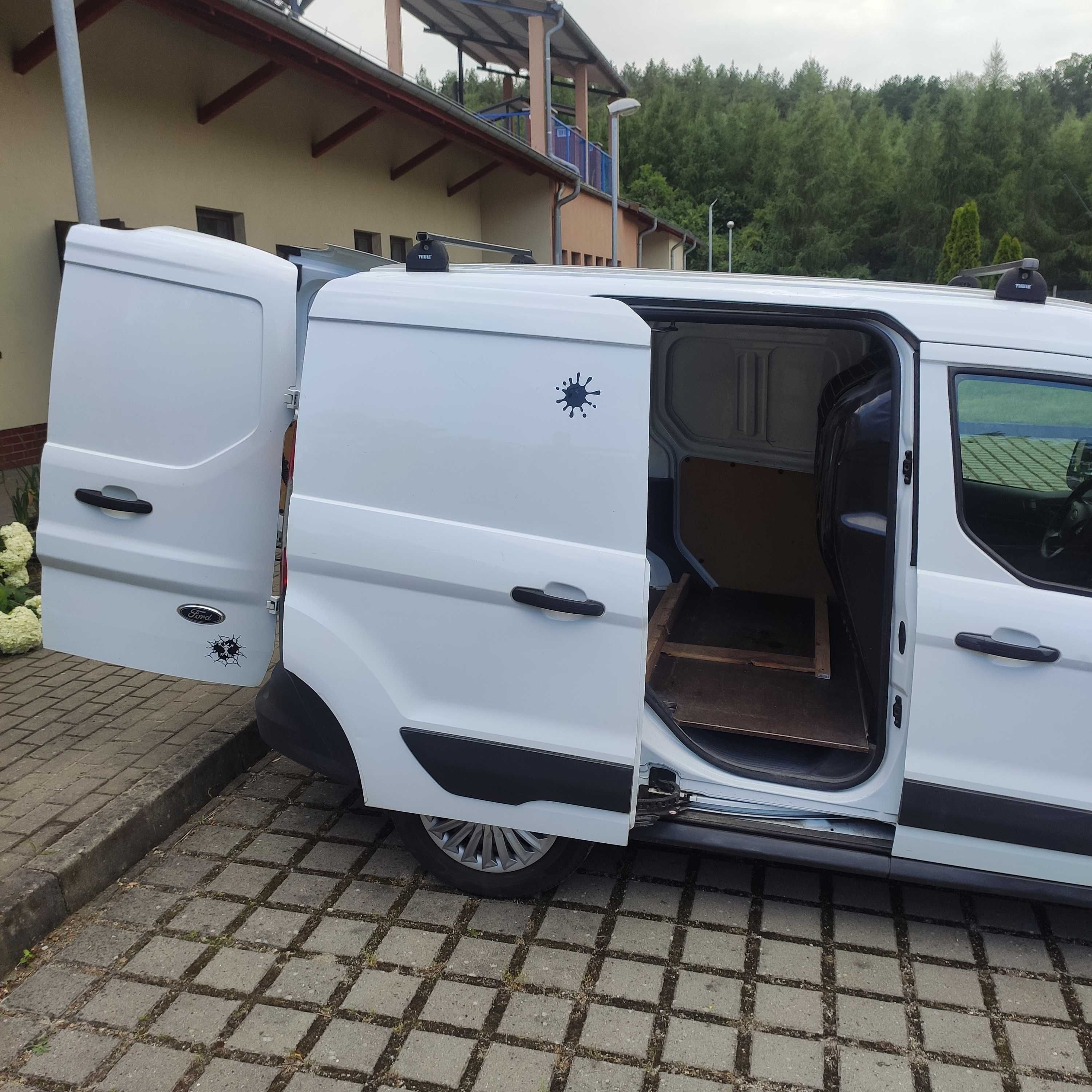 Śliczny Ford Transit Connect