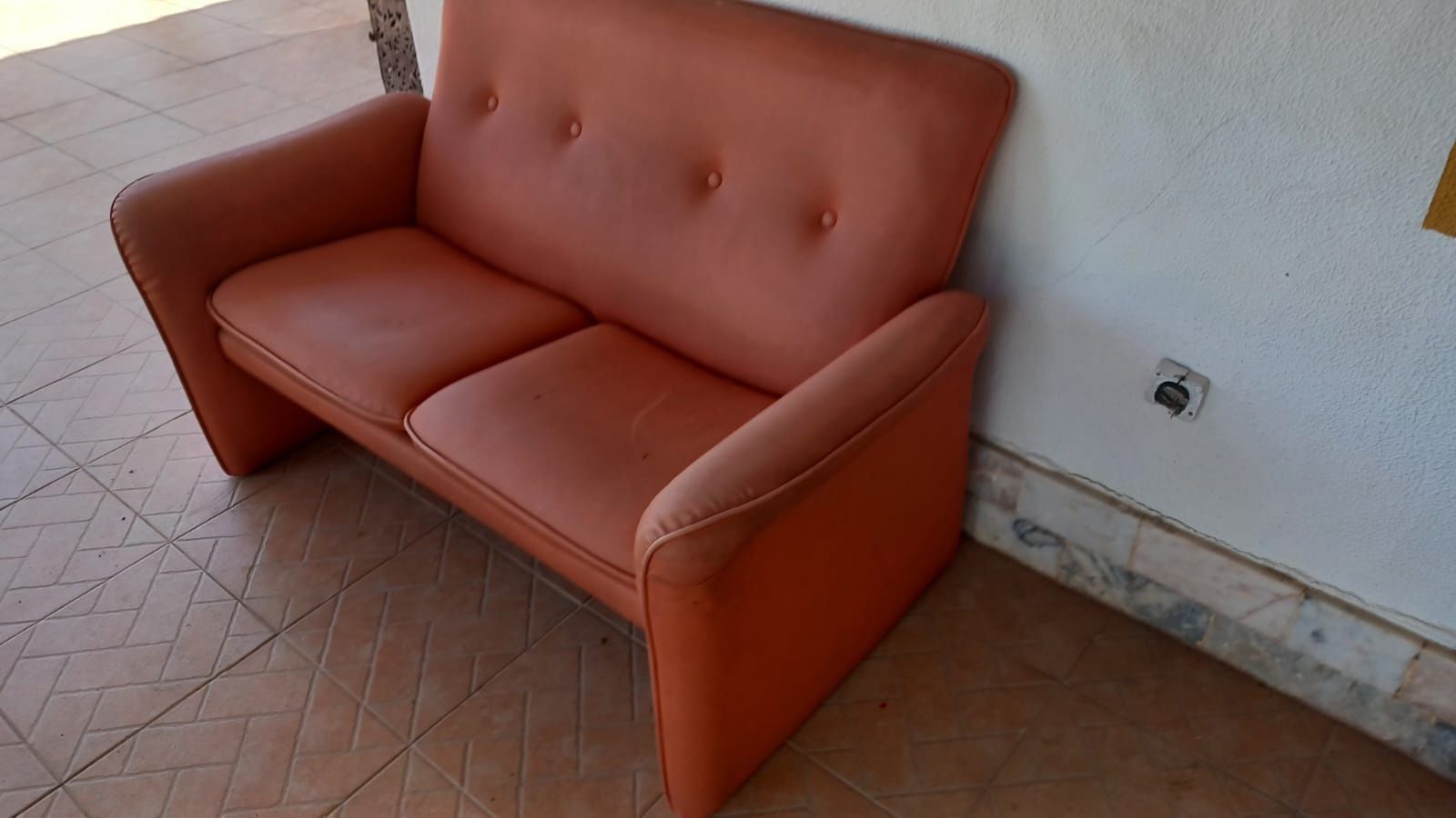 Sofa de dois lugares