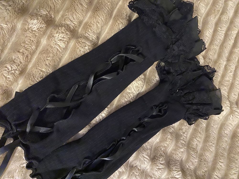 Rękawice gotyckie lolita z koronkowymi falbankami