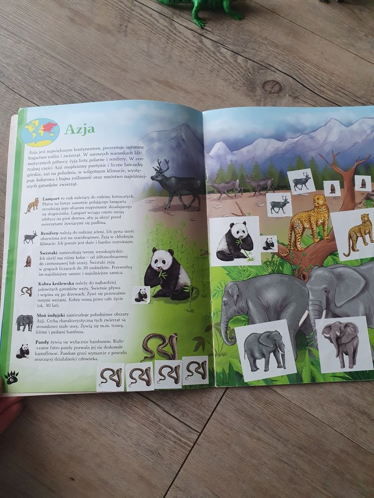 Zestaw zwierzątka safari figurki tygrys słoń lemur krokodyl drzewa