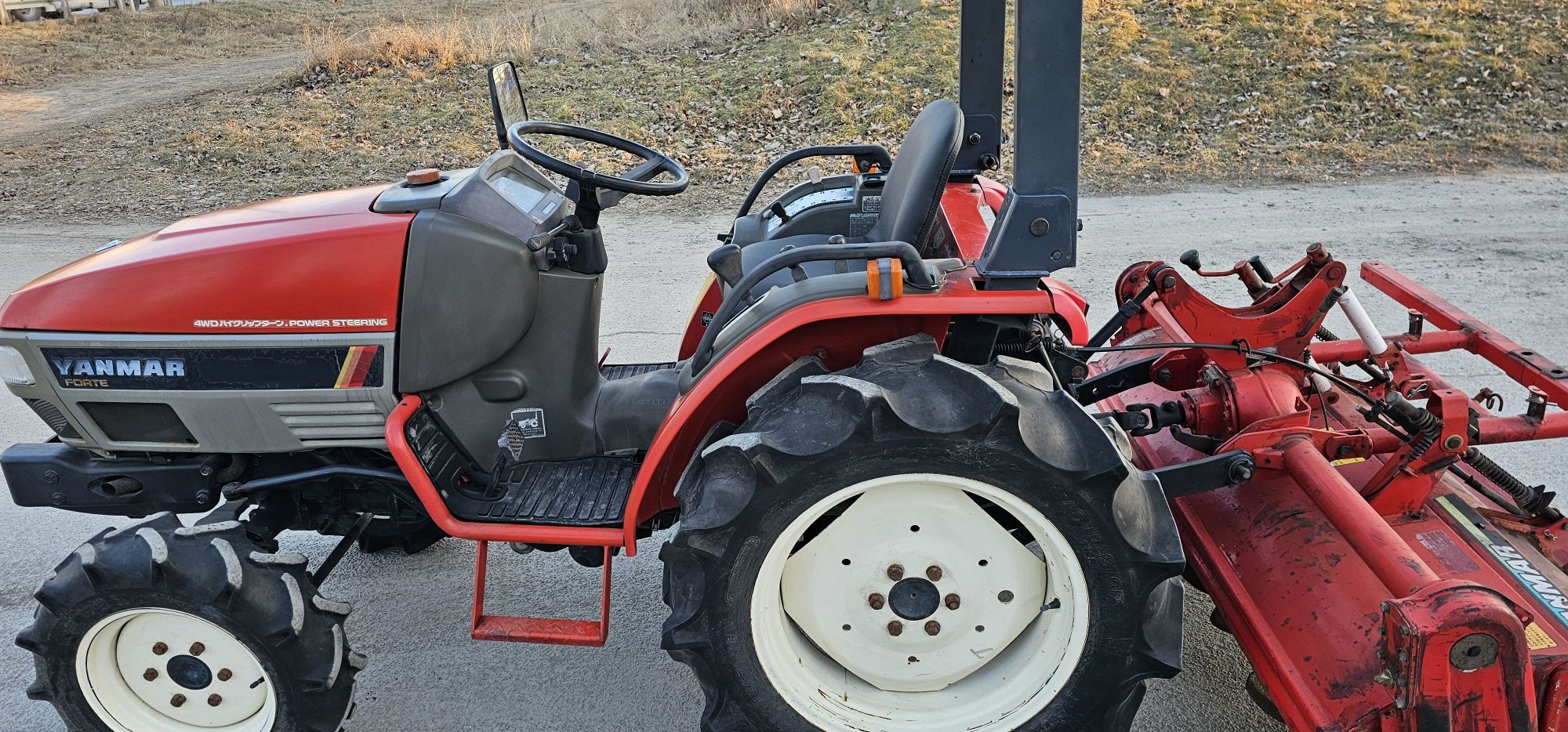Японський Мінітрактор Трактор  Yanmar F 230