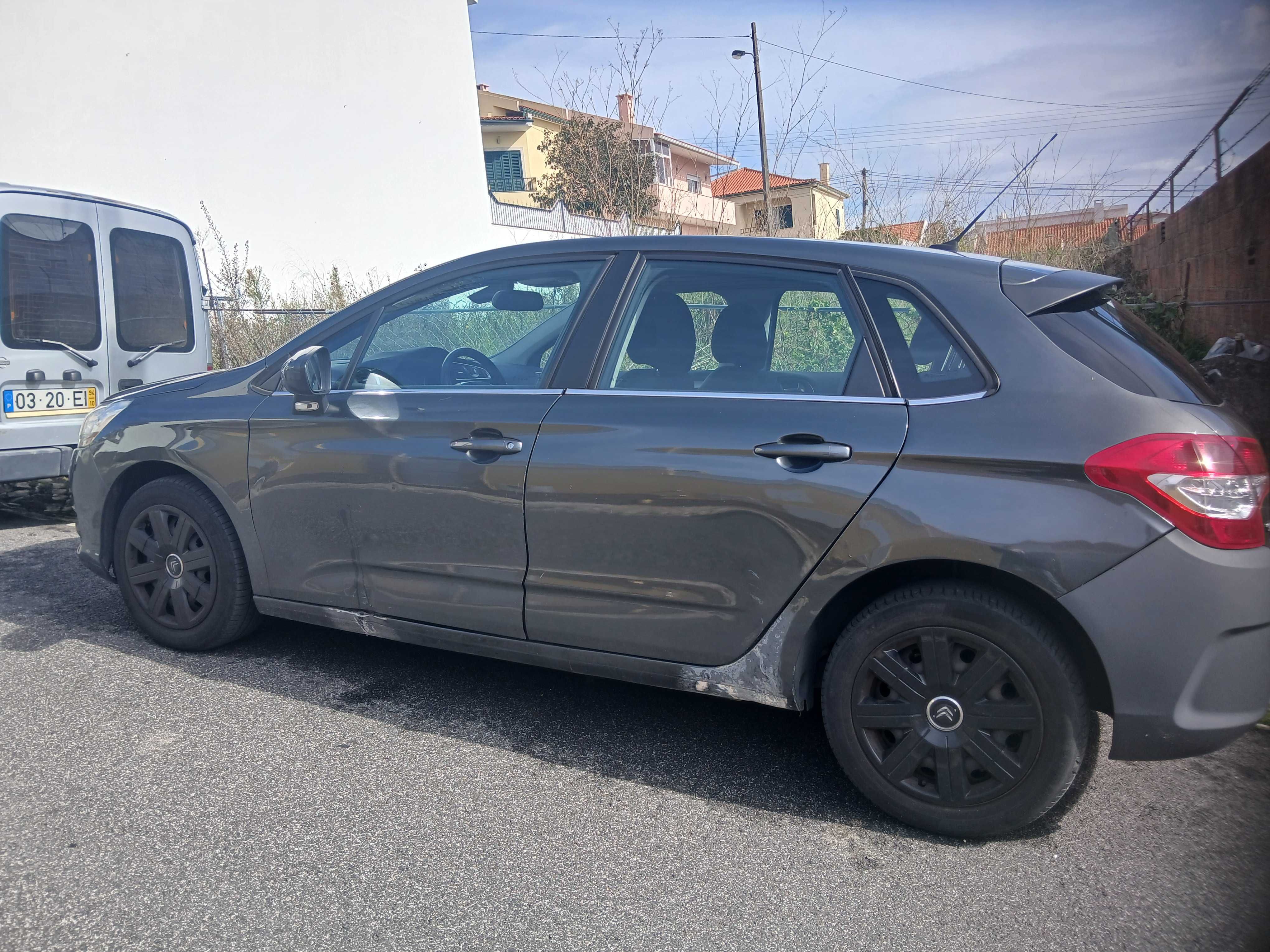 Vende se citroeen c4