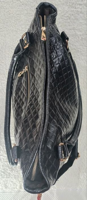 Сумка жіноча з натуральної лакованої шкіри в ідеальному стані